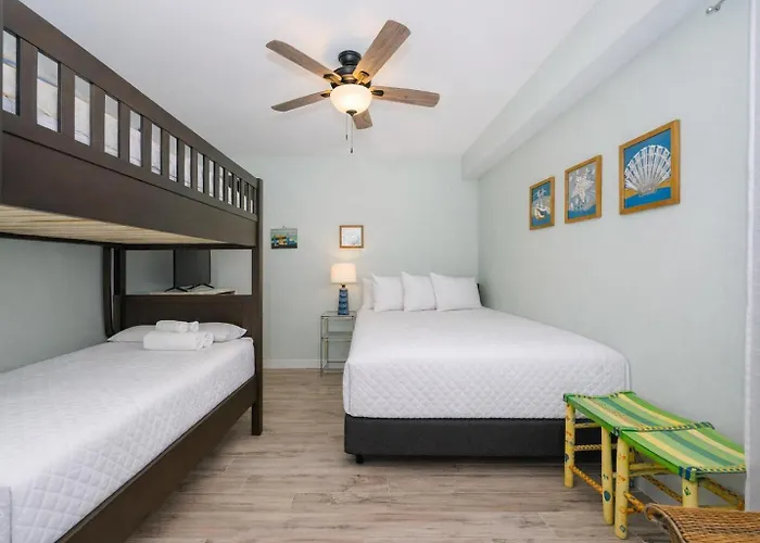 Apartment Island Winds West 578